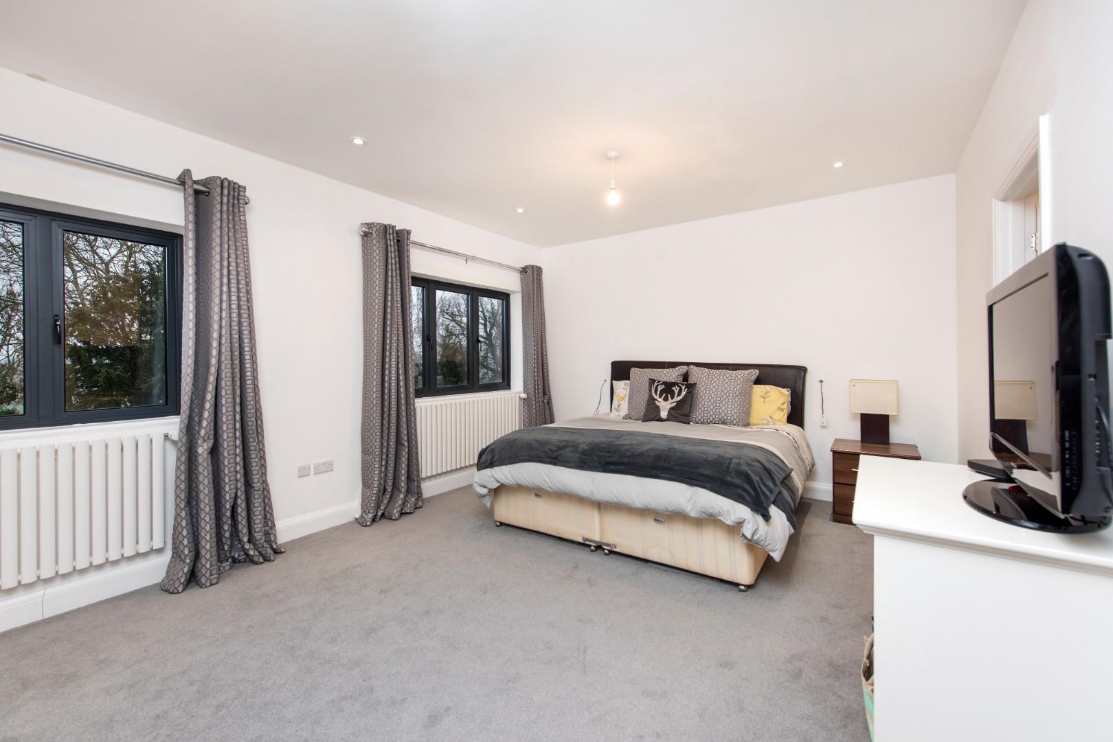 Parkside, Mill Hill